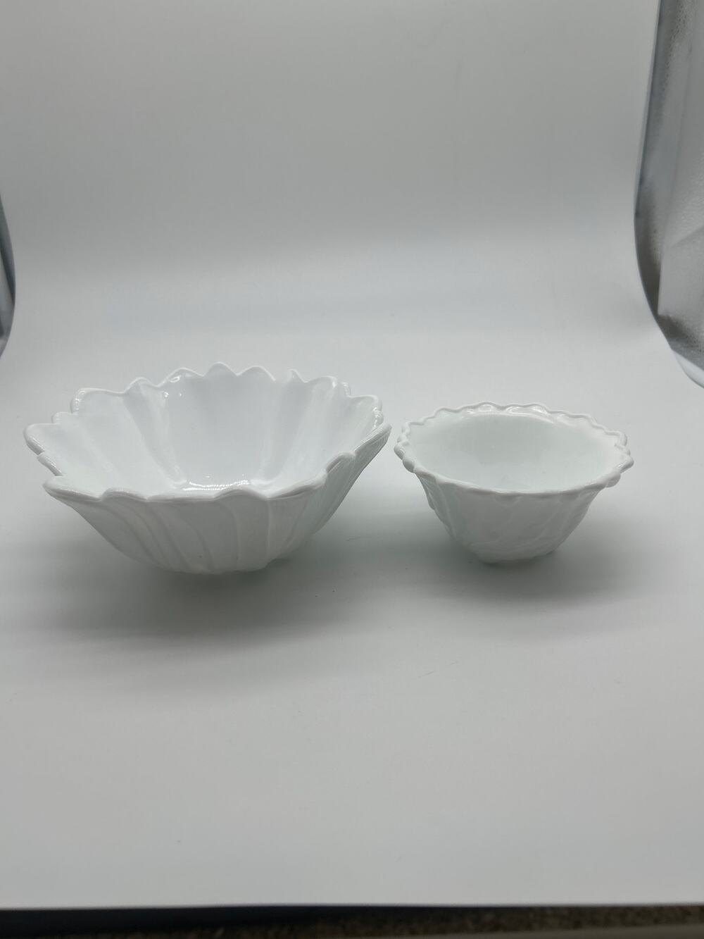Set of 2 Vintage White Milk Glass Bowls Tulip 7” and 4.5”